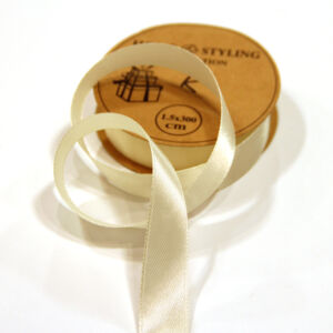 Szaténszalag, krém