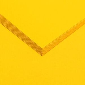 aranysárga kartonpapír