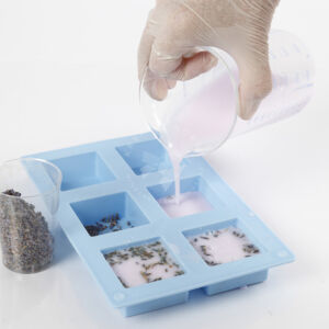 Kép 3/6 - szappanöntés