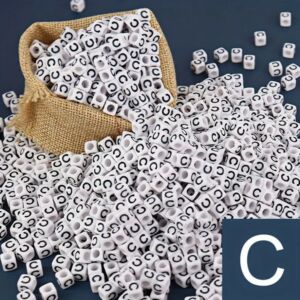 Kép 1/2 - Műanyag kocka betűgyöngy 7x7mm &quot;C&quot;
