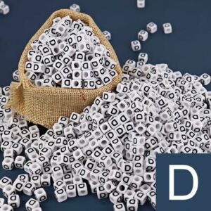 Kép 1/2 - Műanyag kocka betűgyöngy 7x7mm  &quot;D&quot;