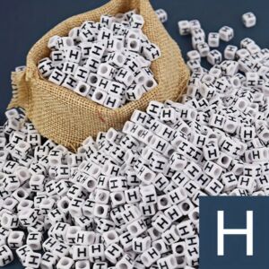 Kép 1/2 - Műanyag kocka betűgyöngy 7x7mm  "H"