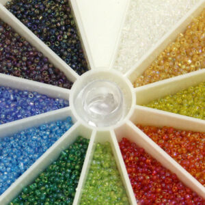 Kép 2/2 - Kásagyöngy készlet szivárványos 11 szín