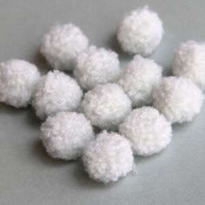 Kép 2/2 - pompon, bolyhos fehér 15mm