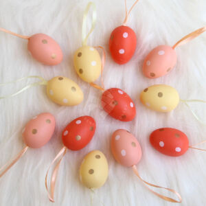 Kép 1/2 - Dekor műanyag tojás 3x4cm sárga/narancs/pöttyös 12db