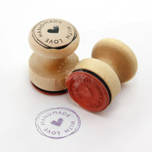 Kép 1/3 - HANDMADE WITH LOVE feliratú nyomda 3cm