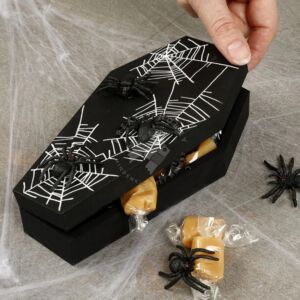 Kép 2/3 - fa mini koporsó dekor