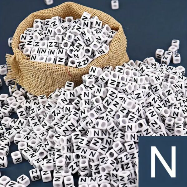 Műanyag kocka betűgyöngy 7x7mm "N"