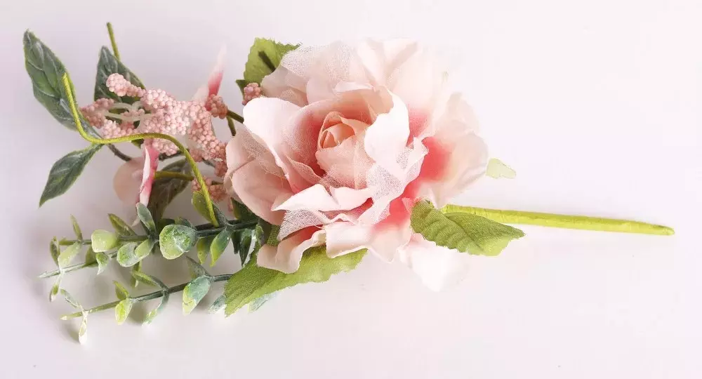 Művirág rózsa pick, levélel és bogyóval, rózsaszín 26cm